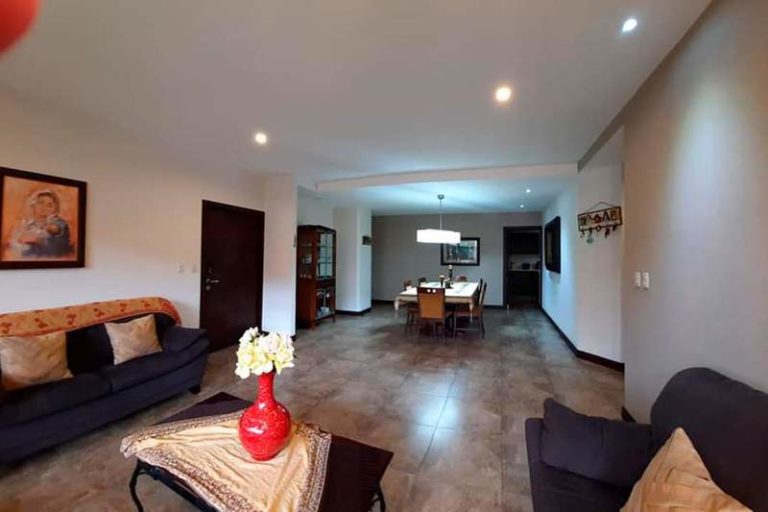 Beautiful Three Bedroom Apartment On Ground Floor In Puertas Del Sol