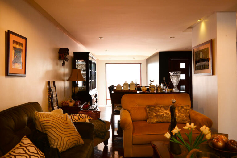 Gorgeous 4bdr Home In Privileged Location Overlooking Cuenca Social Area