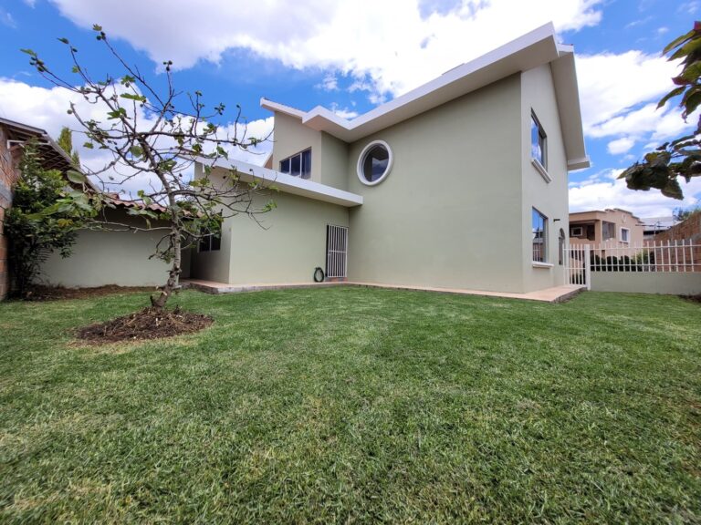 Stunning 4bdr Home With Green Area In Gated Community 2