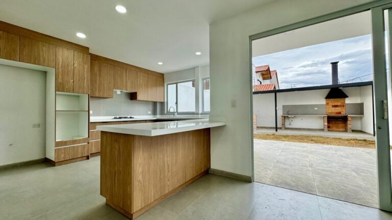 Brand New Home For Rent In Challuabamba With Bbq Patio 18