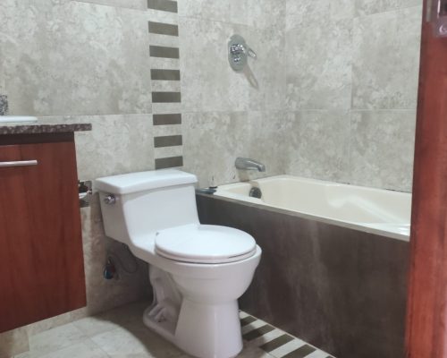 2 BDR Apartment for Rent in Zona Rosa - Bathroom 2