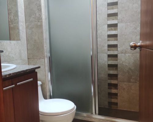 2 BDR Apartment for Rent in Zona Rosa - Bathroom
