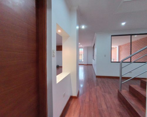 2-Story, 3BDR Apartment Close to Yanuncay River (Ground Floor) 19