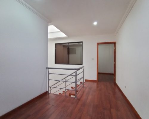 2-Story, 3BDR Apartment Close to Yanuncay River (Ground Floor) 4