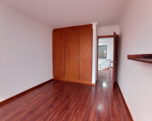 2-Story, 3BDR Apartment Close to Yanuncay River (Ground Floor) 5
