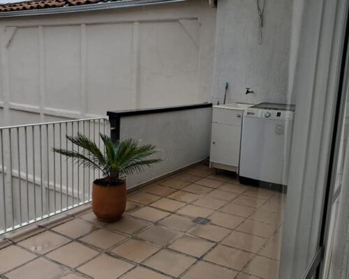 2bdr Apartment With Balcony In Historic Center 1 (3)