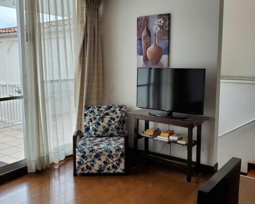 2bdr Apartment With Balcony In Historic Center 1 (5)