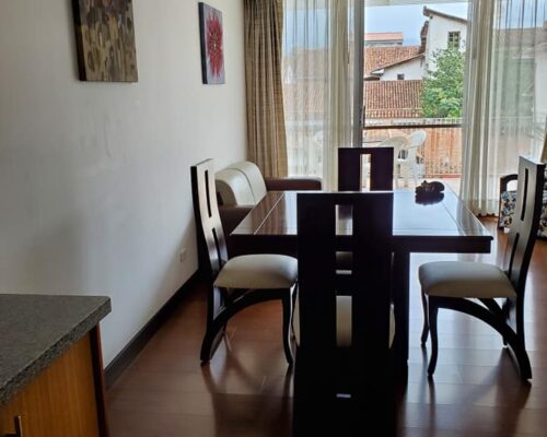 2bdr Apartment With Balcony In Historic Center 1 (6)