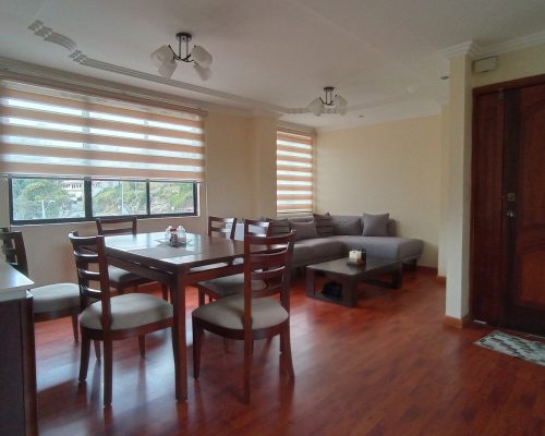 2BDR Apartment in Residential Neighborhood Next to Tomebamba River 16