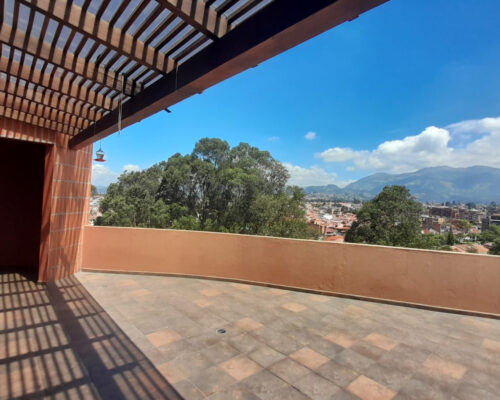 2BDR Penthouse with Terrace By The Tomebamba River and Close to Tram Station [3 Stories] - 3