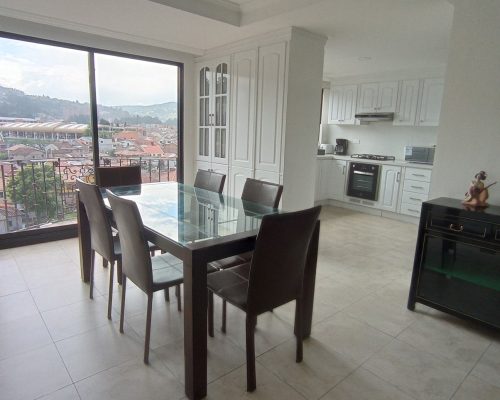 3BDR Penthouse in Prime Location Next to the Yanuncay River and Stunning Views10