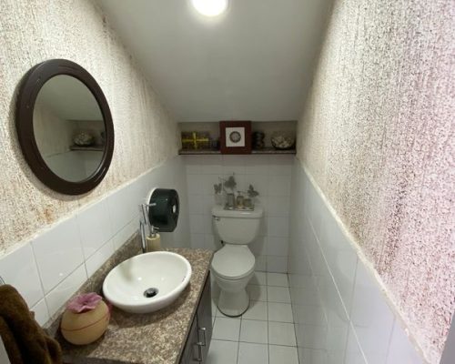 4 Bedroom Home In Gated Community Near Gonzalez Suarez - Toilet