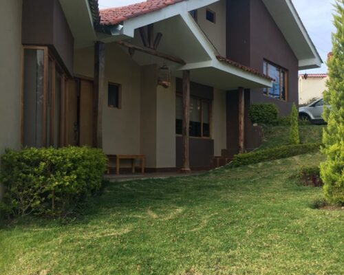 4BDR Home In Challuabamba Pet Friendly.- 1