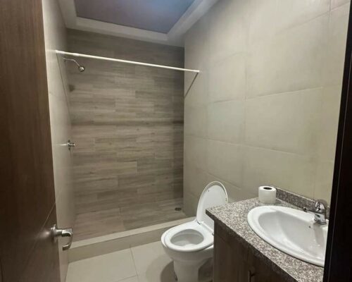 Affordable 2bdr Apartment Near To El Coliseo Zone [unfurnished] (1)
