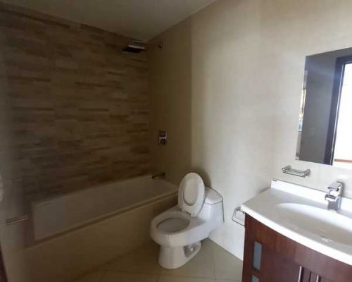 Apartment For Sale In Lope De Vega Bathroom