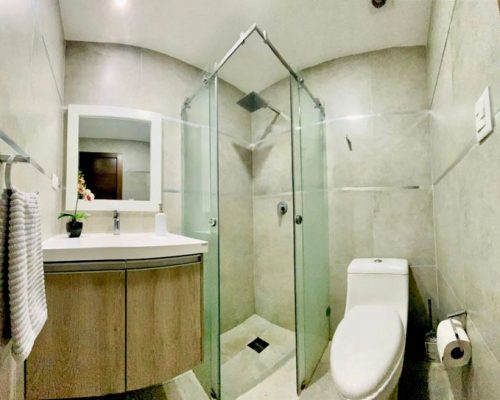 Beautiful Suite With Terrace For Sale Via Misicata - 1 De Mayo Bathroom