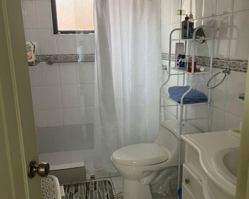Big, Nice and Cheap Apartment - Sector La Cuadra Bathroom