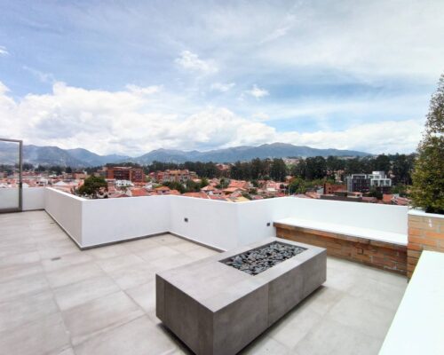 Breathtaking 2BDR Penthouse in Upscale Building with Amazing Views - 1
