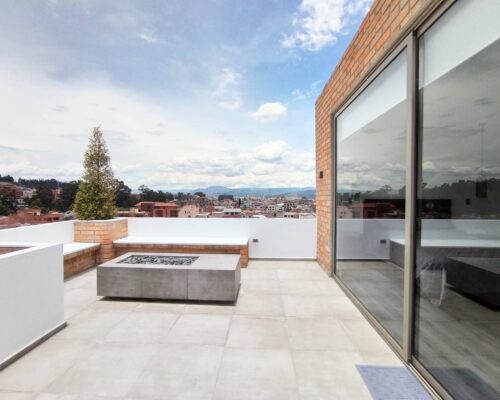Breathtaking 2BDR Penthouse in Upscale Building with Amazing Views - 2