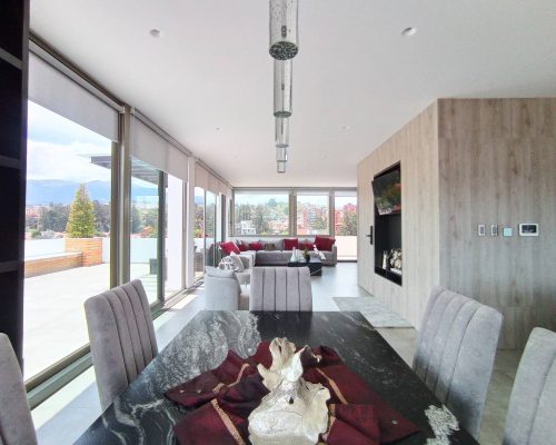 Breathtaking 2BDR Penthouse in Upscale Building with Amazing Views - 27