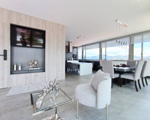 Breathtaking 2BDR Penthouse in Upscale Building with Amazing Views - 28