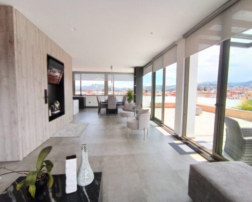 Breathtaking 2BDR Penthouse in Upscale Building with Amazing Views - 31