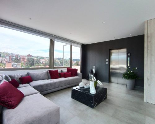 Breathtaking 2BDR Penthouse in Upscale Building with Amazing Views - 7