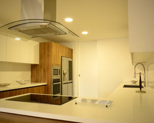 Breathtaking 3BDR Apartment in Cuenca's Most Exclusive Neighborhood (Only Turnkey) - Kitchen 2