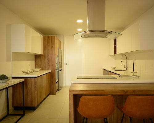 Breathtaking 3BDR Apartment in Cuenca's Most Exclusive Neighborhood (Only Turnkey) - Kitchen