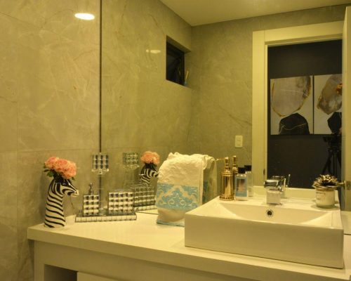 Breathtaking 3BDR Home in Cuenca's Most Exclusive Neighborhood (Turnkey Option) Bathroom