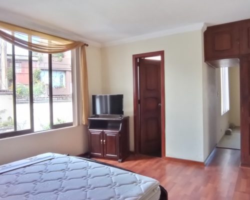 Fully-Furnished 2BDR Apartment with Jacuzzi and Balcony - Bedroom 2