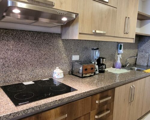 Fully Furnished 3bdr Apartment In El Coliseo Zone (2)