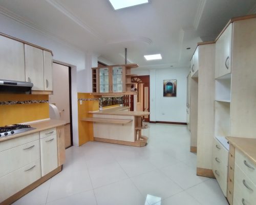 Gorgeous 4BDR Home in Premium Location Close to Tomebamba River - 13