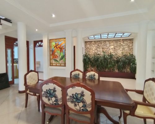 Gorgeous 4BDR Home in Premium Location Close to Tomebamba River - 6