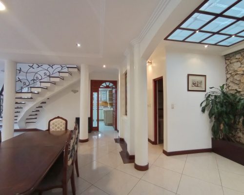 Gorgeous 4BDR Home in Premium Location Close to Tomebamba River - 8