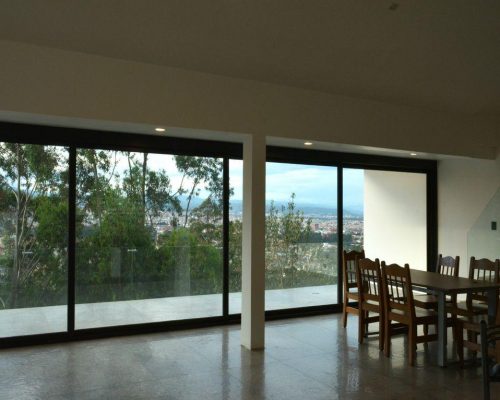 Gorgeous Apartment in Turi with Stunning Views of Cuenca - Social Area