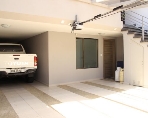 House For Sale By La Uda + 2 Apartments (Discount $45000) Parking