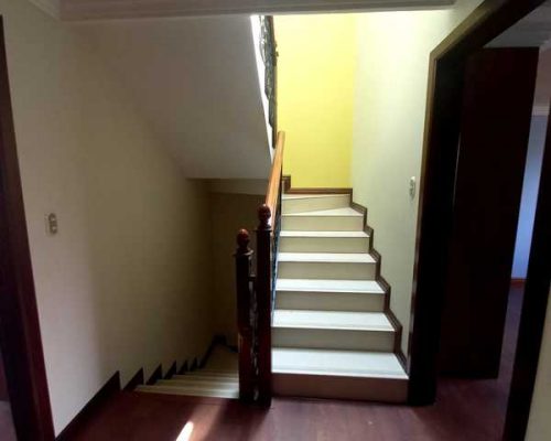 House For Sale - San Joaquín Gardens Sector - Negotiable Stairs
