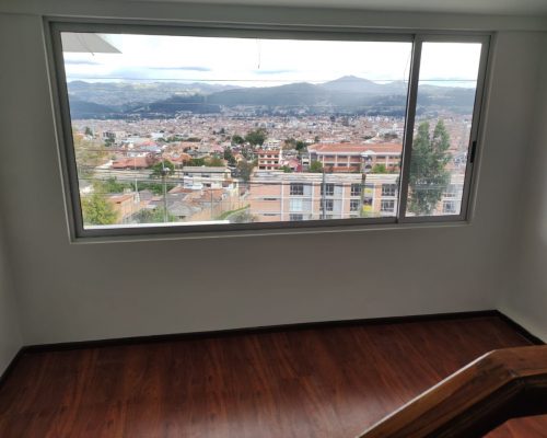 House With Spectacular View of Cuenca for Lease Near Universidad Catolica - Bedroom