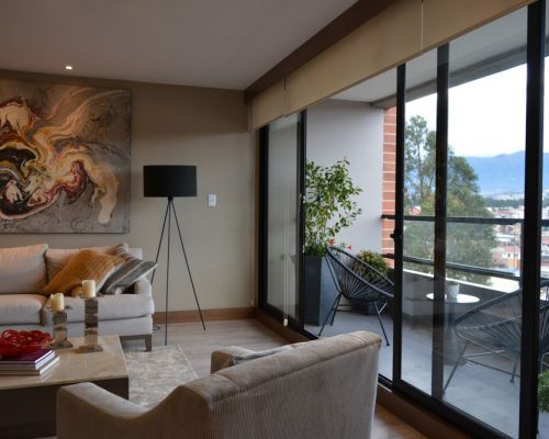 Incredible 3BDR Luxury Apartment with Beautiful Views of the City Balcony2