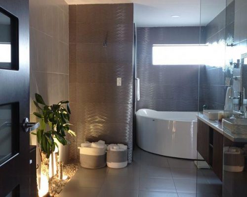 Luxurious 4BDR House with Spectacular Views in Challuabamba - Bathroom