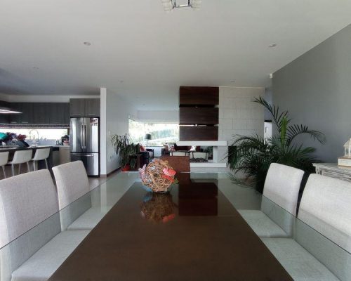 Luxurious 4BDR House with Spectacular Views in Challuabamba - Dining