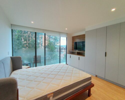 Luxury 2bdr Apartment With Balcony In Prime Location Close To Tram 15