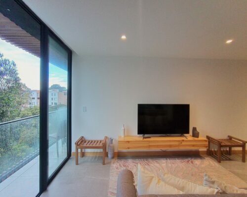 Luxury 2bdr Apartment With Balcony In Prime Location Close To Tram 6
