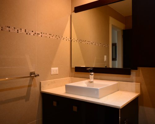 Luxury 3BDR Apartment Overlooking Cuenca's Most Exclusive Area - Bathroom 1