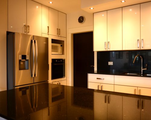 Luxury 3BDR Apartment Overlooking Cuenca's Most Exclusive Area - Kitchen 1
