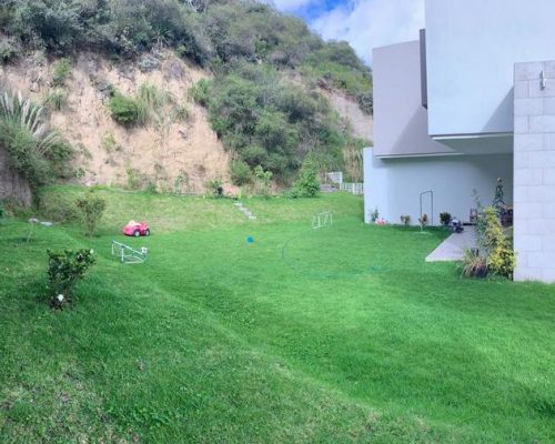 Luxury House For Sale In Chaullabamba - Cruz Loma Sector Backyard