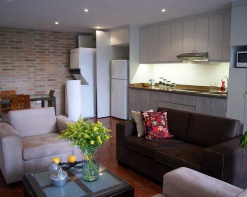Luxury Suite with Terrace in Sought-After Building in Cuenca's Historical Center - 2