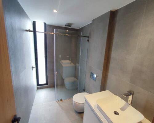 Modern 2bdr Apartment With Terrace And Balcony In Prime Location 1