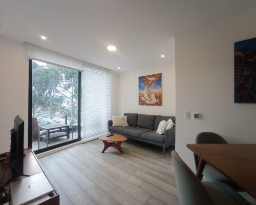 Modern 2BDR Riverfront Suite with Excellent Views of the City Social Area